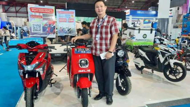 Motor Listrik Selis E-Max LR Hadir di PEVS 2023, Segini Harganya Motor Listrik Selis E-Max LR Hadir di PEVS 2023, Segini Harganya