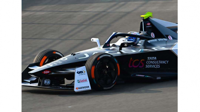 Castrol Pamer Oli Transmisi Mobil Listrik di Formula E Jakarta