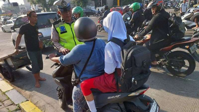 Kepolisian resmi menghentikan pengiriman surat tilang lewat WhatsApp