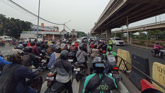 Pemudik sepeda motor