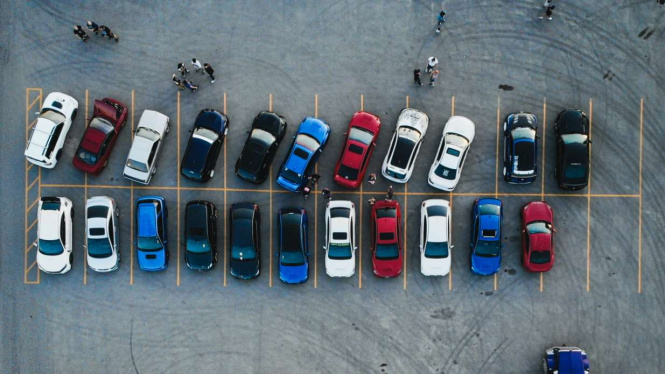 Parkir kendaraan Parkir kendaraan, 1. Langsung Masuk Tanpa Cek Tarif, 2. Parkir di Sembarang Area, 3. Tak Tahu Harus Komplain ke Mana, 4. Meninggalkan Barang Berharga di Kendaraan, 5. Jadi Sumber Penyebab Antrean Panjang, 6. Tidak Memastikan Keamanan Lokasi Parkir
