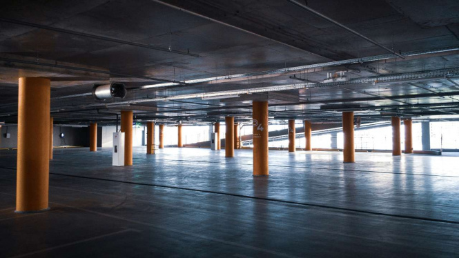 Bahaya Parkir Mobil Listrik di Basement Bahaya Parkir Mobil Listrik di Basement, 1. Langsung Masuk Tanpa Cek Tarif, 2. Parkir di Sembarang Area, 3. Tak Tahu Harus Komplain ke Mana, 4. Meninggalkan Barang Berharga di Kendaraan, 5. Jadi Sumber Penyebab Antrean Panjang, 6. Tidak Memastikan Keamanan Lokasi Parkir