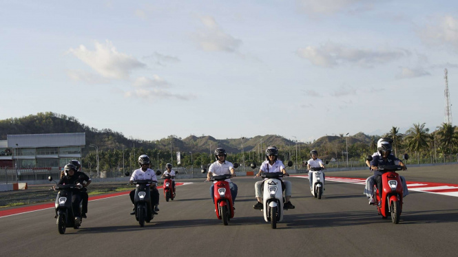 10 Honda EM1 e: Ambil Bagian Dalam MotoGP Mandalika 2024