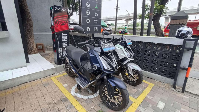 Pengisian daya Alva Pengisian daya Alva