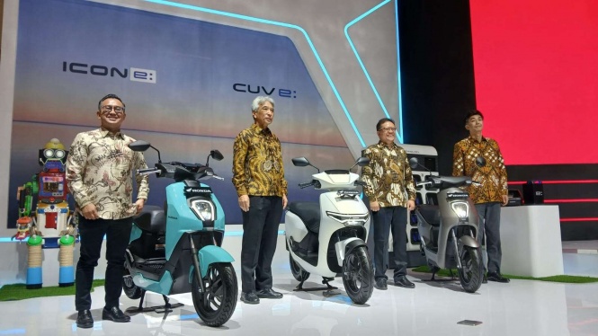 AHM Pajang Motor Listrik Honda Icon e: sampai Cuv e: di IMOS 2024 AHM Pajang Motor Listrik Honda Icon e: sampai Cuv e: di IMOS 2024