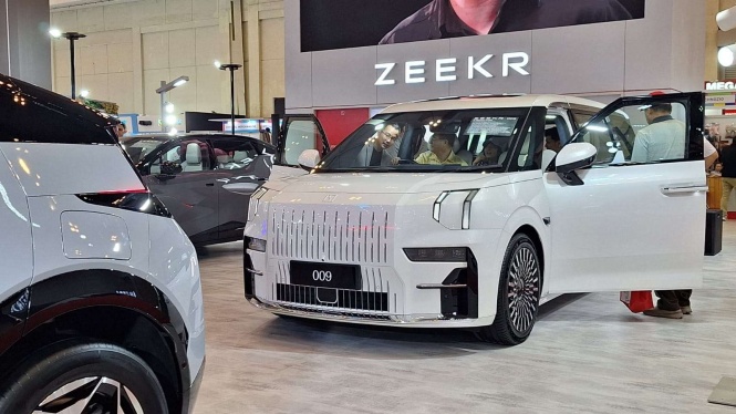 Zeekr Akan Dirikan 4 Diler Baru di Luar Kota Besar Zeekr Akan Dirikan 4 Diler Baru di Luar Kota Besar