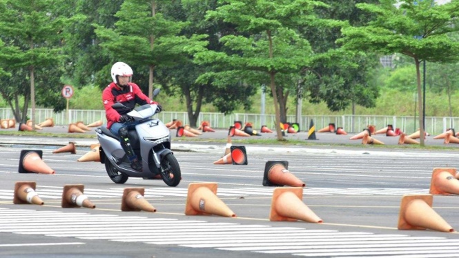 Harga Motor Listrik Honda Icon e: dan Cuv e:, Mulai Rp 28 Jutaan Harga Motor Listrik Honda Icon e: dan Cuv e:, Mulai Rp 28 Jutaan