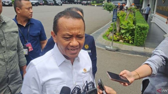 Bahlil Lahadalia Buka Suara Soal BBM Shell sampai BP AKR Kosong Bahlil Lahadalia Buka Suara Soal BBM Shell sampai BP AKR Kosong