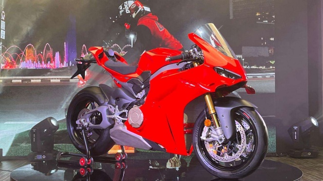 Ducati Panigale V4 G7 Resmi Meluncur, Bawa DNA Motor Bagnaia, Kawasaki, Royal Enfield, Morbidelli, Indomobil eMotor, Polytron