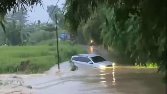 Syarat Agar Mobil Kena Banjir Bisa Ditanggung Asuransi