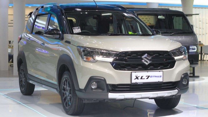 Harga Mobil Hybrid April 2025, Suzuki XL7 Turun Rp 4 Jutaan