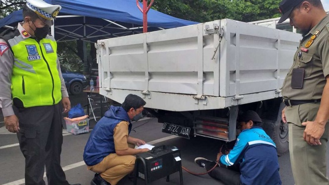 Hanya Delapan Persen Kendaraan di Jakarta yang Sudah Uji Emisi Hanya Delapan Persen Kendaraan di Jakarta yang Sudah Uji Emisi