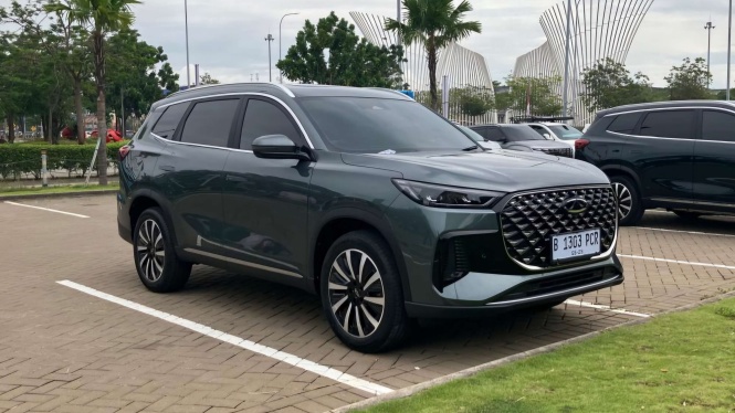 First Drive Chery Tiggo 8 CSH