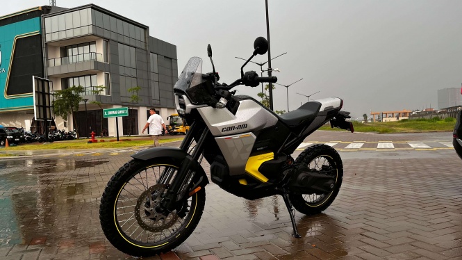 Unit Terbatas, Dua Motor Listrik Can-Am Langsung Dapat Diskon Unit Terbatas, Dua Motor Listrik Can-Am Langsung Dapat Diskon
