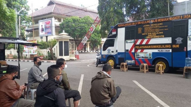 Hari Ini SIM Keliling Bandung Ada di Dua Lokasi, Simak Jadwalnya Hari Ini SIM Keliling Bandung Ada di Dua Lokasi, Simak Jadwalnya, Syarat Perpanjang SIM, Biaya Perpanjang SIM 2025, Lokasi Gerai SIM Bandung dan Samsat Keliling Bandung, Jadwal dan Lokasi SIM Keliling Bandung Hari Ini, Senin 16 Juni 2025