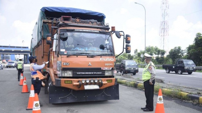 Basmi Truk ODOL Tak Cukup Penindakan, Peraturan Ini Wajib Dibuat