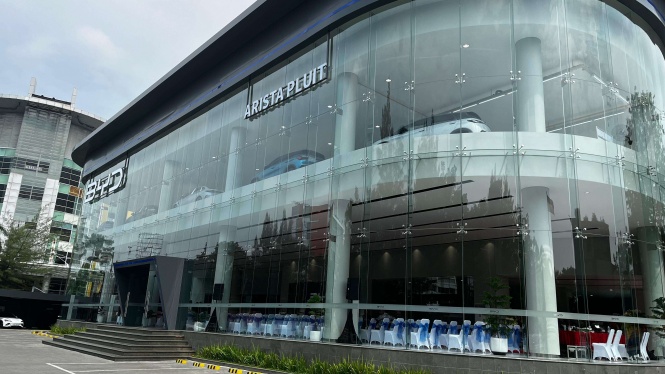 Arista Resmikan Tujuh Diler BYD dan Satu Denza Serentak Hari Ini Arista Resmikan Tujuh Diler BYD dan Satu Denza Serentak Hari Ini
