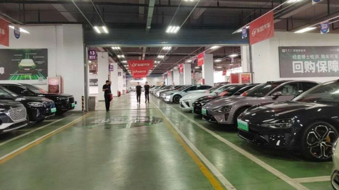 Penyebab Maraknya Fenomena Mobil Bekas 0 KM di Cina