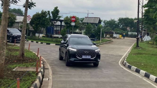 Test Drive Chery Tiggo 8 CSH