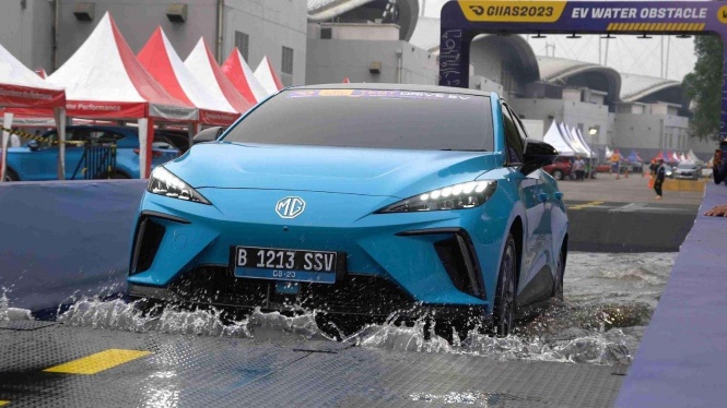 5 Keunggulan Mobil Listrik MG 4 EV yang Patut Dipertimbangkan, 1. Desain, 2. Kabin yang Sporti, 3. Dapur Pacu, 4. Fitur Kekinian Melimpah, 5. Harga Sangat Kompetitif