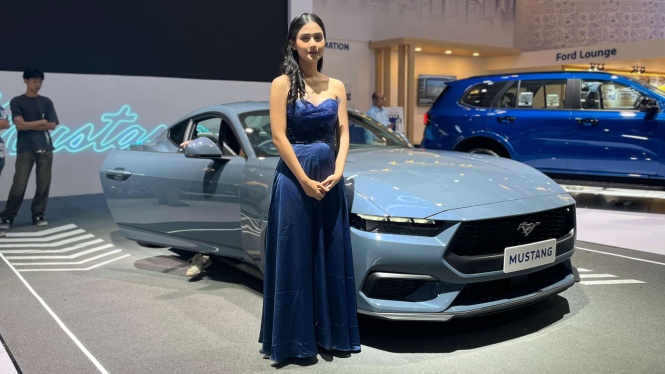 6 Mobil Fenomenal di GIIAS 2025, Termurah sampai Termahal, 1. BYD Atto 1 (Rp 195 jutaan), 2. Jaecoo J5 EV (Rp 350 jutaan), 3. BAIC BJ30 Hybrid (Rp 499 juta), 4. Ford Mustang (Rp 1,96 miliar), 5. Jeep Wrangler 41 Willys (Rp 2,4 miliar), 6. Mercedes-AMG CLE 53 Cabriolet (Rp 2,9 miliar off the road Jakarta), 7. Lexus LC 500h (Rp 3,5 miliar)