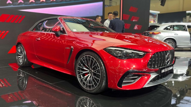 6 Mobil Fenomenal di GIIAS 2025, Termurah sampai Termahal, 1. BYD Atto 1 (Rp 195 jutaan), 2. Jaecoo J5 EV (Rp 350 jutaan), 3. BAIC BJ30 Hybrid (Rp 499 juta), 4. Ford Mustang (Rp 1,96 miliar), 5. Jeep Wrangler 41 Willys (Rp 2,4 miliar), 6. Mercedes-AMG CLE 53 Cabriolet (Rp 2,9 miliar off the road Jakarta), 7. Lexus LC 500h (Rp 3,5 miliar)