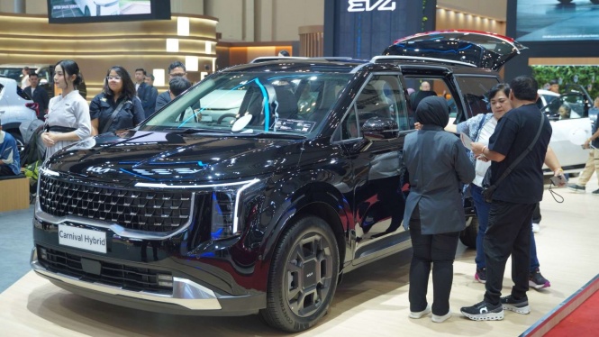 Kia Carnival Hybrid dan Carens Goda Keluarga Muda di GIIAS 2025 Kia Carnival Hybrid dan Carens Goda Keluarga Muda di GIIAS 2025