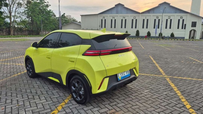 Test drive BYD Atto 1, Interior dan Fitur, Pengendaraan dan Performa, Garansi Baterai, Kesimpulan