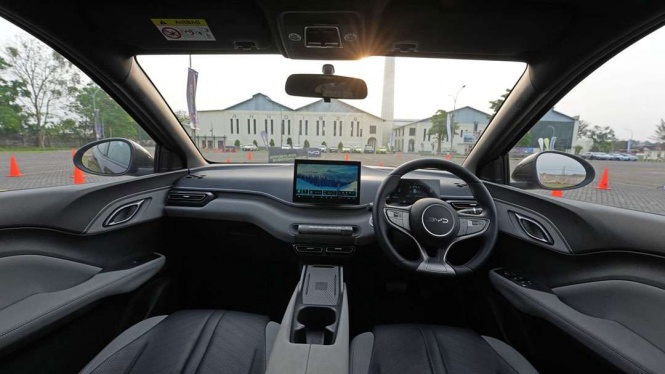 Test drive BYD Atto 1, Interior dan Fitur, Pengendaraan dan Performa, Garansi Baterai, Kesimpulan