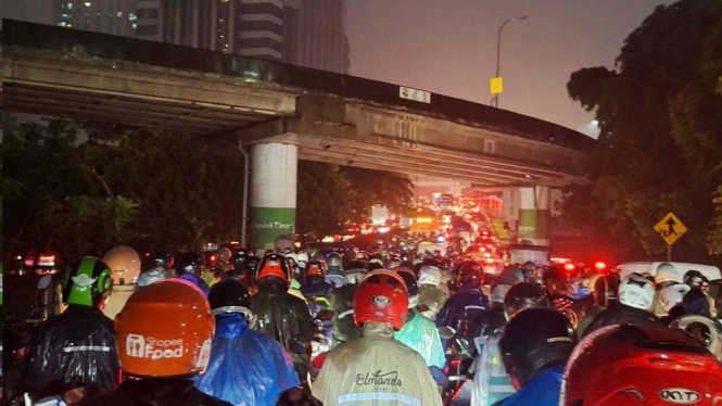 Macet TB Simatupang Macet TB Simatupang