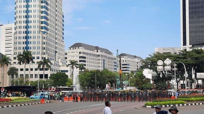 Jalan Menuju Gedung DPR RI dan Medan Merdeka Ditutup Imbas Demo Jalan Menuju Gedung DPR RI dan Medan Merdeka Ditutup Imbas Demo