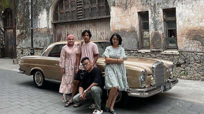 Isi Garasi Uya Kuya yang Rumahnya Dijarah Demonstran Isi Garasi Uya Kuya yang Rumahnya Dijarah Demonstran