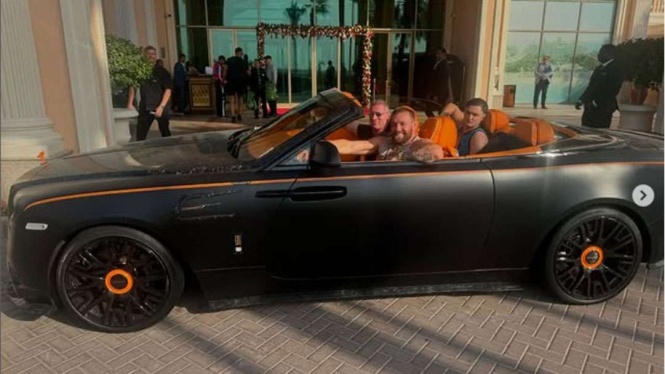 Koleksi Conor McGregor Koleksi Conor McGregor