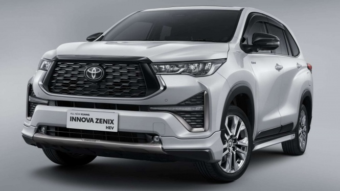 Penyegaran Toyota Kijang Innova Zenix Penyegaran Toyota Kijang Innova Zenix