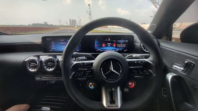 Mau Beli Mercedes-AMG A35, Wajib Tahu Lima Keunggulan Ini, 1. Eksterior, 2. Interior Mewah, 3. Banyak Fitur Kekinian, 4. Mesin yang Bertenaga, 5. Harga