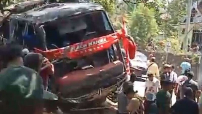 Kecelakaan Bus RS Bina Sehat, Kemampuan Sopir Jadi Pertanyaan Kecelakaan Bus RS Bina Sehat, Kemampuan Sopir Jadi Pertanyaan