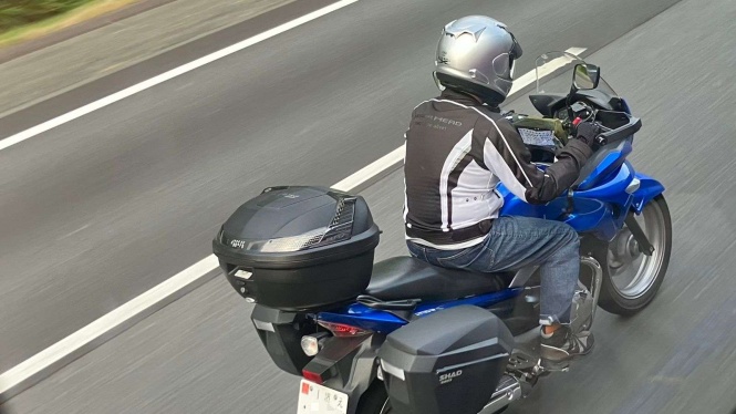Pemandangan Unik di Jepang, Motor Bebas Lalu Lalang di Jalan Tol Pemandangan Unik di Jepang, Motor Bebas Lalu Lalang di Jalan Tol