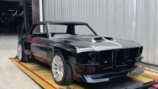 Ford Mustang Palsu milik Rifar Sungkar Ford Mustang Palsu milik Rifar Sungkar