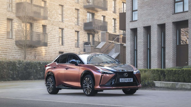 Lexus RZ Model 2026 Dijual Rp 1,2 Miliaran, Lebih Mahal dari Seal Lexus RZ Model 2026 Dijual Rp 1,2 Miliaran, Lebih Mahal dari Seal
