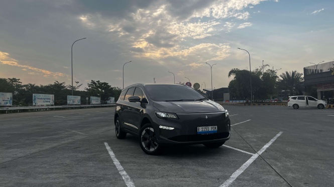 Mobil Listrik Aletra L8 EV Diklaim Berhasil Terjual Ratusan Unit Mobil Listrik Aletra L8 EV Diklaim Berhasil Terjual Ratusan Unit