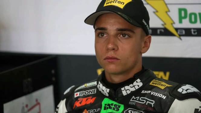 Moto3 Berlanjut Pasca Kecelakaan Fatal, Dorna Tuai Kritik Moto3 Berlanjut Pasca Kecelakaan Fatal, Dorna Tuai Kritik