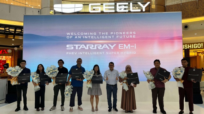 Geely Starray EM-i Buatan Purwakarta Mulai Diserahkan ke Konsumen