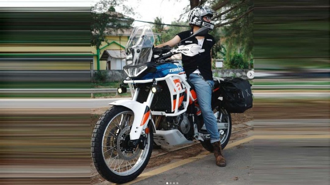 Koleksi Kendaran Omesh Koleksi Kendaran Omesh, Kawasaki Binter Merzy KZ200, Harley Davidson Dyna Sturgis, BMW R 9T Ubran GS, Aprilia Tuareg 660