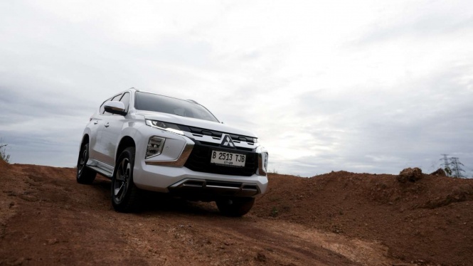 5 Hal yang Bikin Mitsubishi Pajero Sport Raja SUV di Indonesia, 1. Tampilan yang Gagah, 2. Interior Mewah dan Nyaman, 3. Dapur Pacu Bertenaga, 4. Dibekali Banyak Fitur Kekinian, 5. Harga yang Menarik
