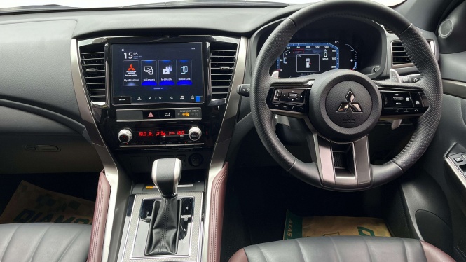 5 Hal yang Bikin Mitsubishi Pajero Sport Raja SUV di Indonesia, 1. Tampilan yang Gagah, 2. Interior Mewah dan Nyaman, 3. Dapur Pacu Bertenaga, 4. Dibekali Banyak Fitur Kekinian, 5. Harga yang Menarik