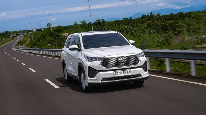 Toyota Innova Zenix