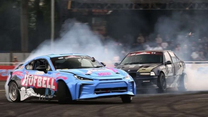 Ahmad Rofbell Sukses Sabet Dua Gelar Bergengsi di Drift Nasional Ahmad Rofbell Sukses Sabet Dua Gelar Bergengsi di Drift Nasional