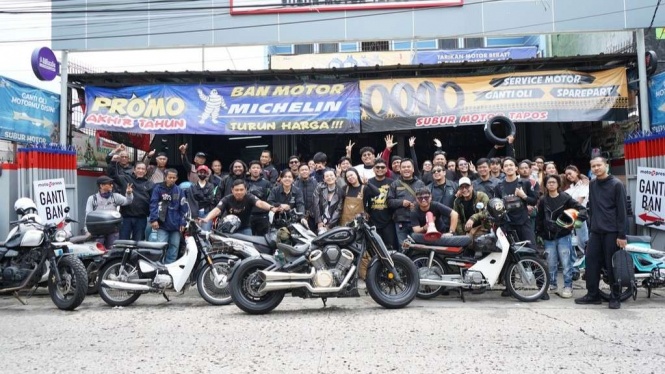 Komunitas motor Komunitas motor