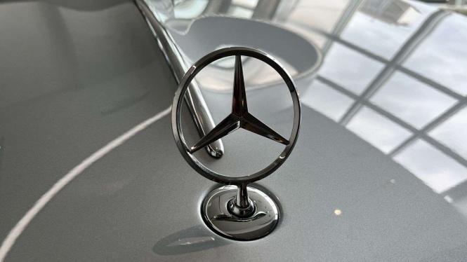 Mercedes-Benz Mercedes-Benz