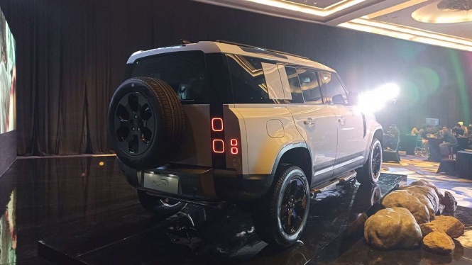 Land Rover Defender